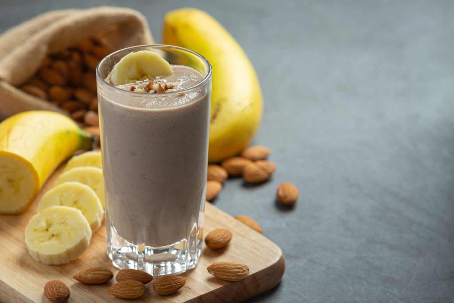calories in banana shake